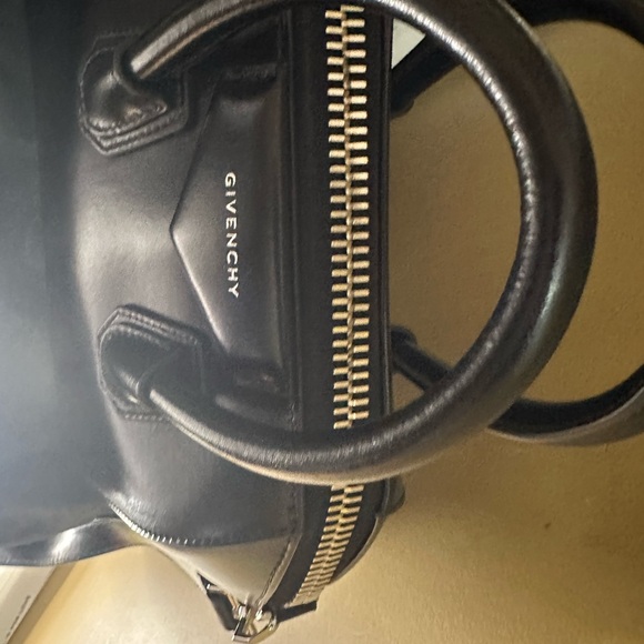 $1469  New Givenchy Mini Antigona Bag in Black Leather BB50TNB1R0 001 - Picture 14 of 16